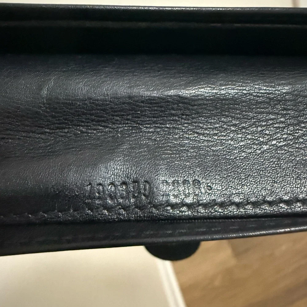 Black Vintage Gucci Leather Wallet- Gold Emblem - Picture 2 of 13